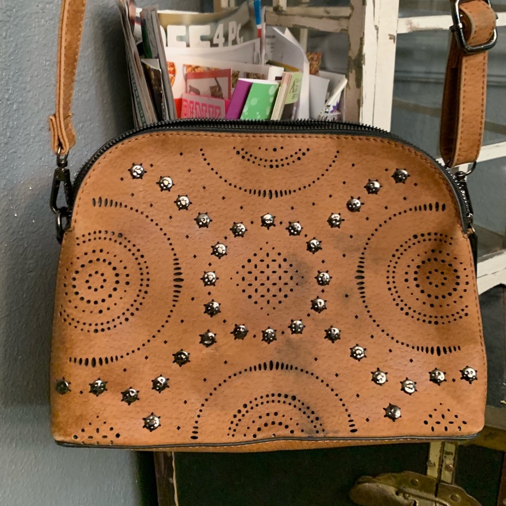 Medium crossbody